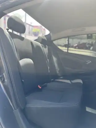 NISSAN-VERSA-2017