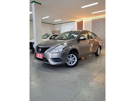 NISSAN-VERSA-2017