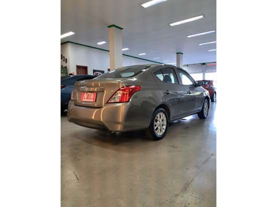 NISSAN-VERSA-2017