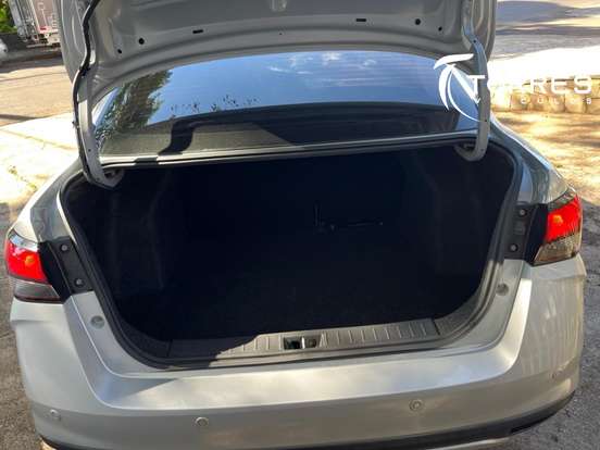 NISSAN-VERSA-2023