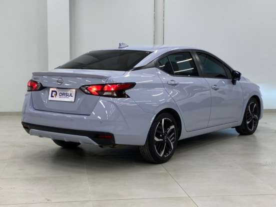 NISSAN-VERSA-2023