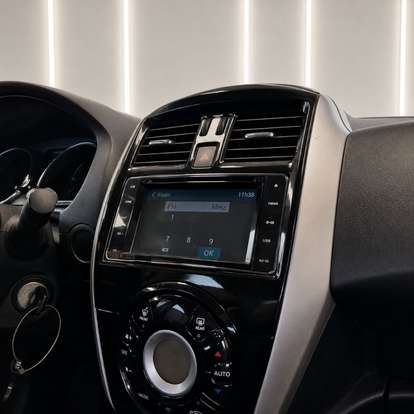 NISSAN-VERSA-2017