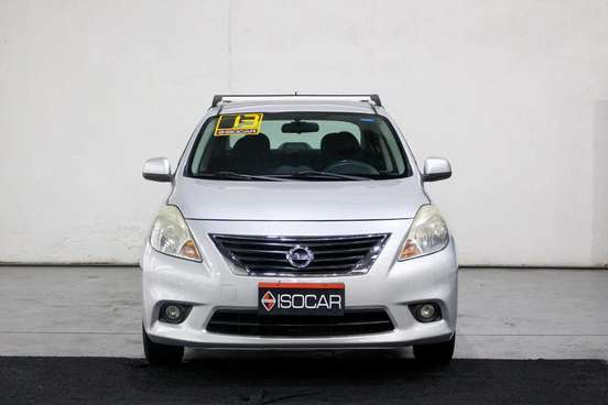 NISSAN-VERSA-2012