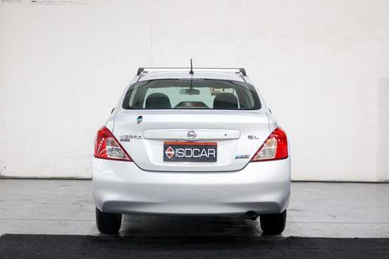 NISSAN-VERSA-2012