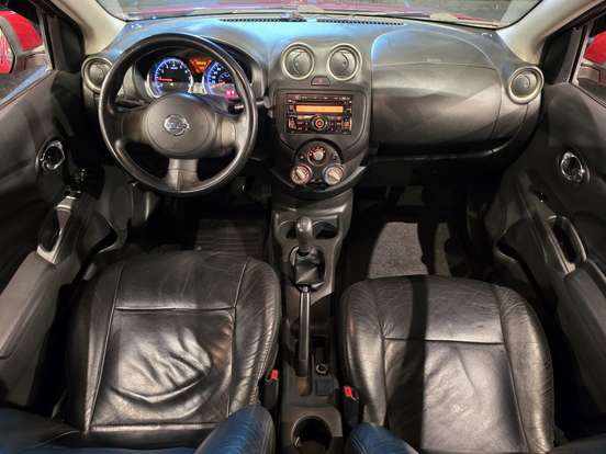 NISSAN-VERSA-2011