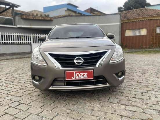 NISSAN-VERSA-2017