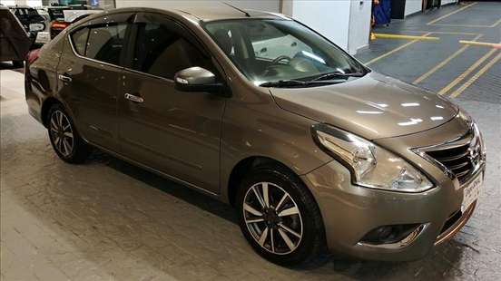 NISSAN-VERSA-2018