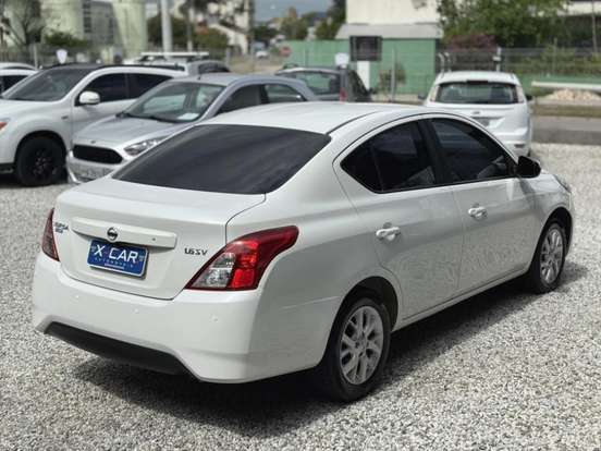 NISSAN-VERSA-2019