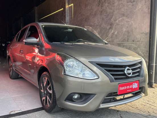 NISSAN-VERSA-2016