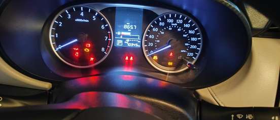NISSAN-VERSA-2021