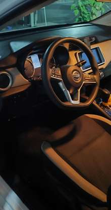 NISSAN-VERSA-2021