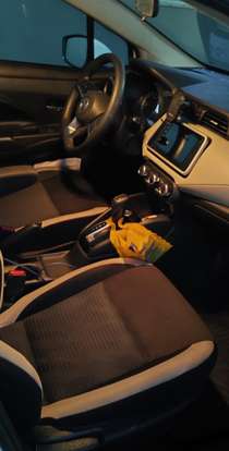 NISSAN-VERSA-2021