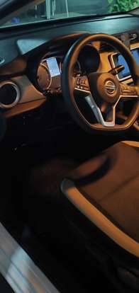 NISSAN-VERSA-2021