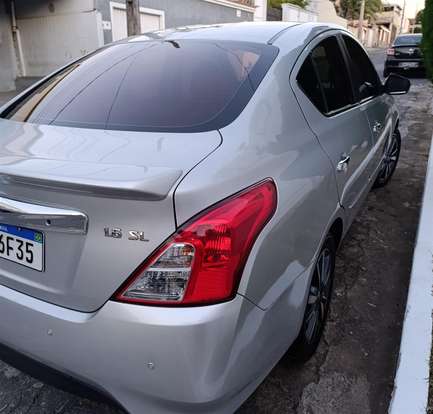 NISSAN-VERSA-2019
