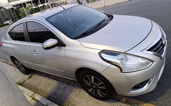 NISSAN-VERSA-2019