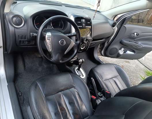 NISSAN-VERSA-2019