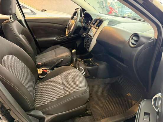 NISSAN-VERSA-2019