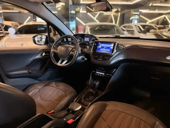 PEUGEOT-2008-2017