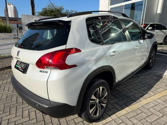 PEUGEOT-2008-2020