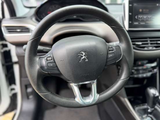 PEUGEOT-2008-2020