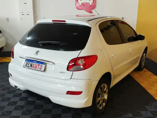 PEUGEOT-207-1.4 SEDAN ACTIVE 8V FLEX 4P MANUAL PEUGEOT-207-2013