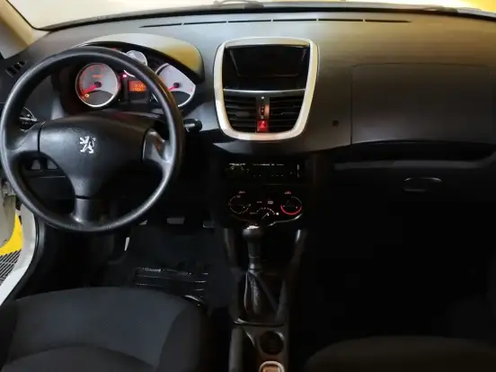 PEUGEOT-207-1.4 SEDAN ACTIVE 8V FLEX 4P MANUAL PEUGEOT-207-2013