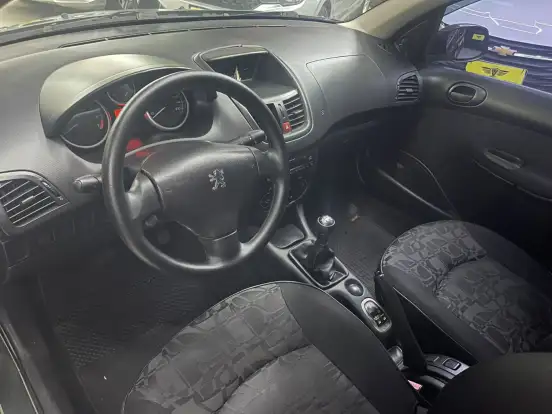PEUGEOT-207-1.4 XR 8V FLEX 4P MANUAL PEUGEOT-207-2010