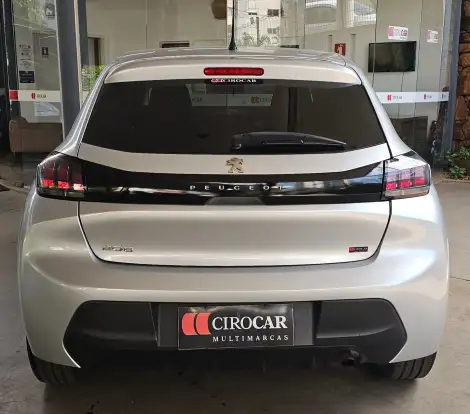 PEUGEOT-208-2021
