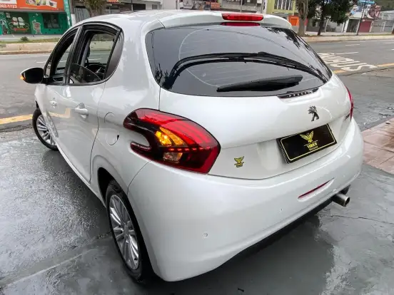 PEUGEOT-208-1.6 ALLURE 16V FLEX 4P AUTOMÁTICO PEUGEOT-208-2017