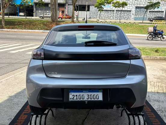 PEUGEOT-208-2023