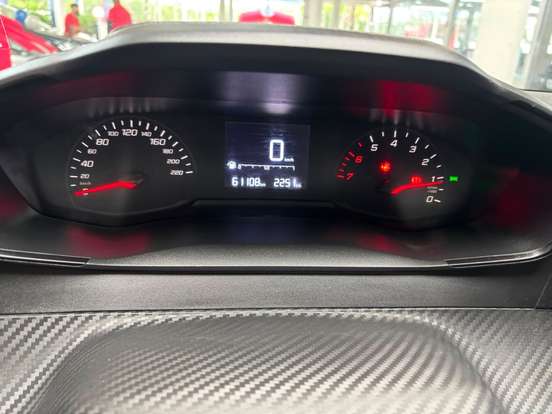 PEUGEOT-208-2023