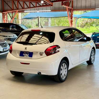 PEUGEOT-208-2017