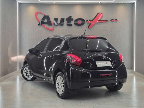 PEUGEOT-208-2018