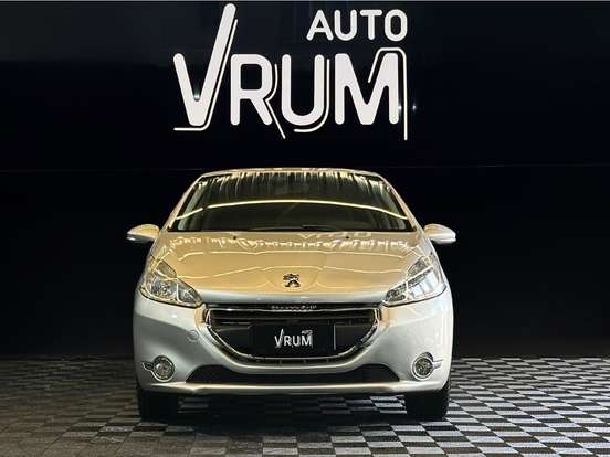 PEUGEOT-208-2015