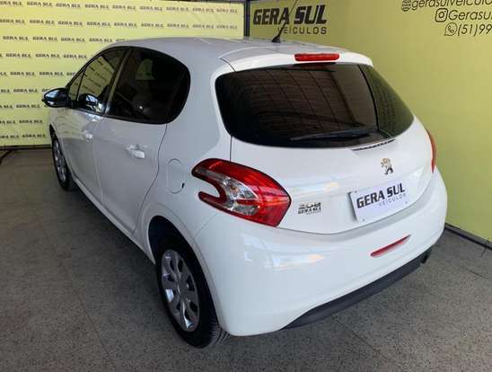 PEUGEOT-208-2015