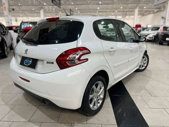 PEUGEOT-208-2013
