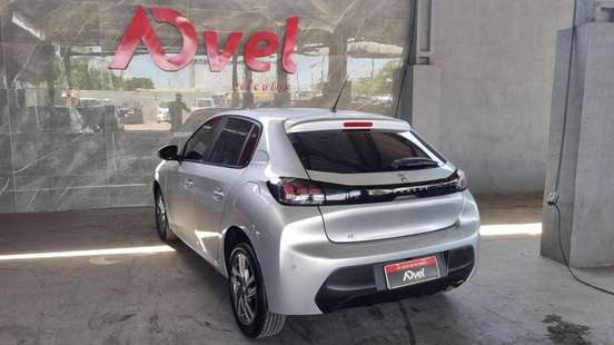 PEUGEOT-208-2021