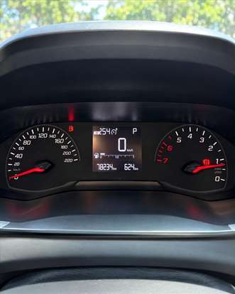 PEUGEOT-208-2021