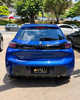 PEUGEOT-208-2021