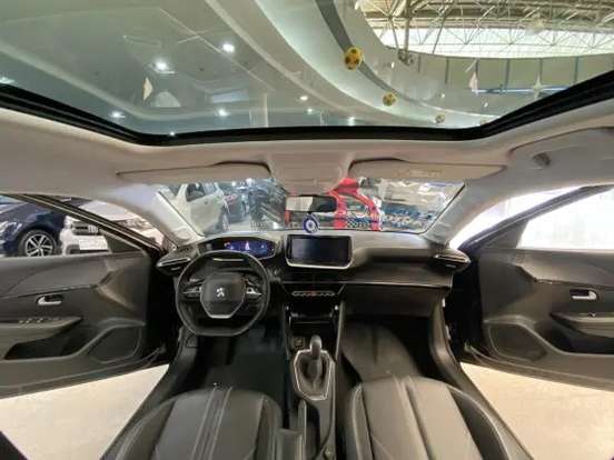 PEUGEOT-208-2022