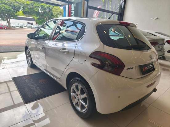 PEUGEOT-208-2016