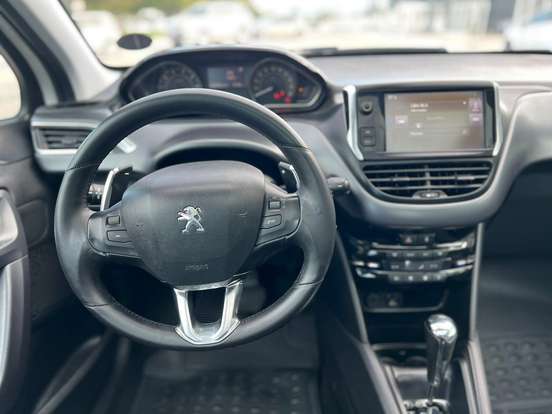 PEUGEOT-208-1.6 GRIFFE 16V FLEX 4P AUTOMÁTICO PEUGEOT-208-2015