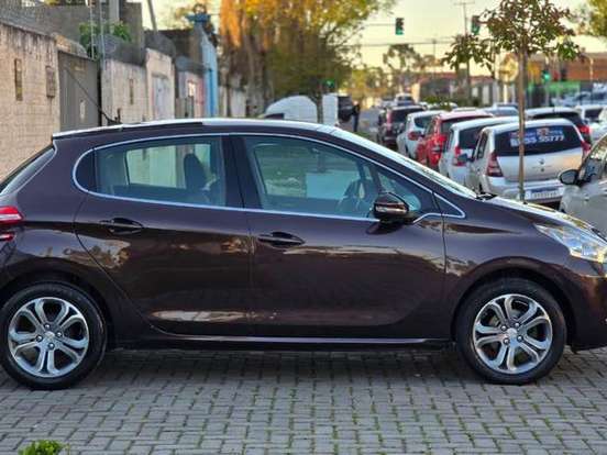 PEUGEOT-208-1.6 GRIFFE 16V FLEX 4P AUTOMÁTICO PEUGEOT-208-2014