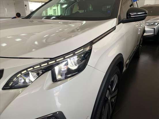 PEUGEOT-3008-2018