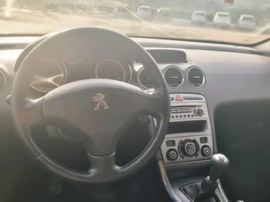 PEUGEOT-308-2012
