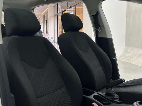 PEUGEOT-308-2013