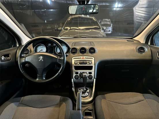 PEUGEOT-408-2015