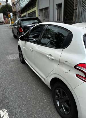 PEUGEOT-208-2015