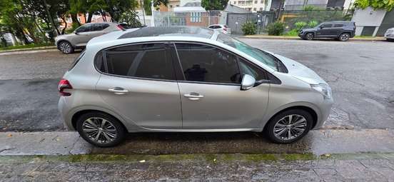 PEUGEOT-208-1.6 GRIFFE 16V FLEX 4P AUTOMÁTICO PEUGEOT-208-2018