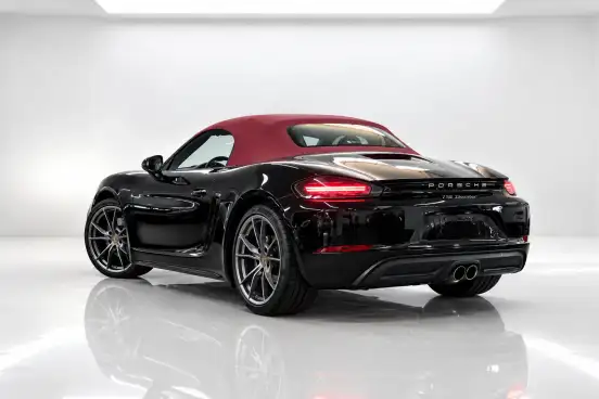 PORSCHE-718-2022